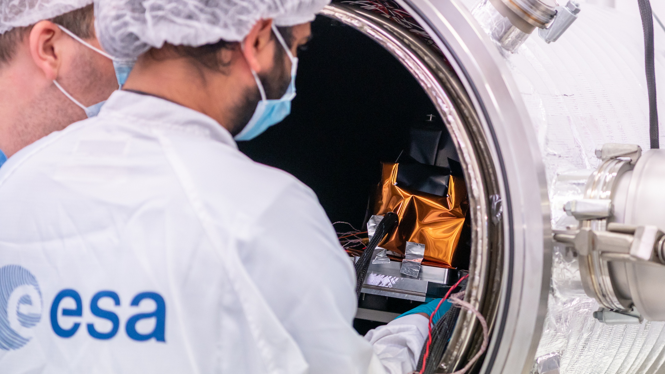 HyperScout_H_placed_in_test_chamber